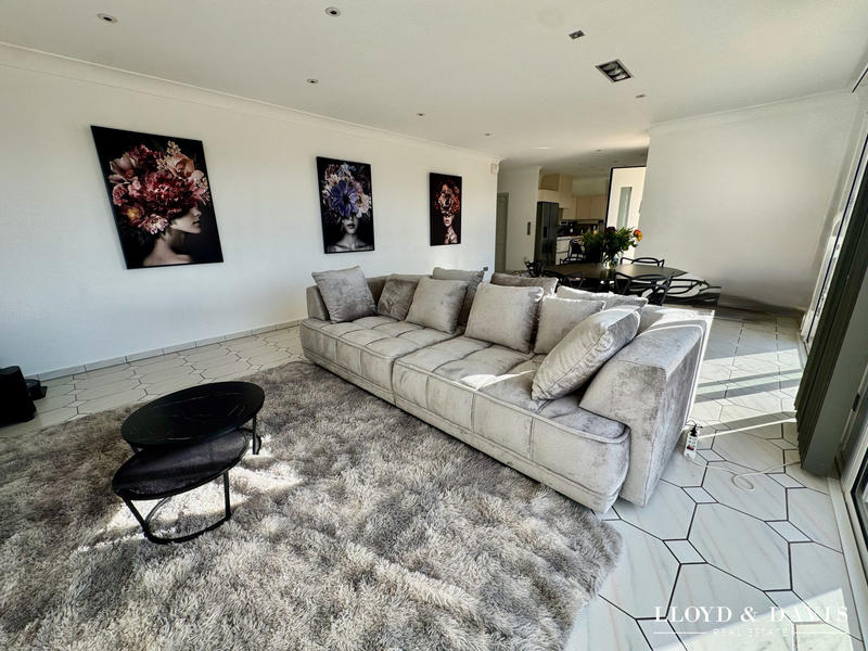 Maison - 236 m² - 7 pièces