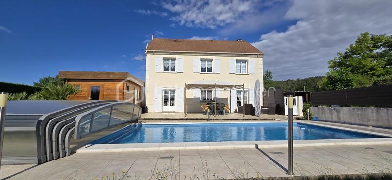 Maison - 140 m² - 6 pièces