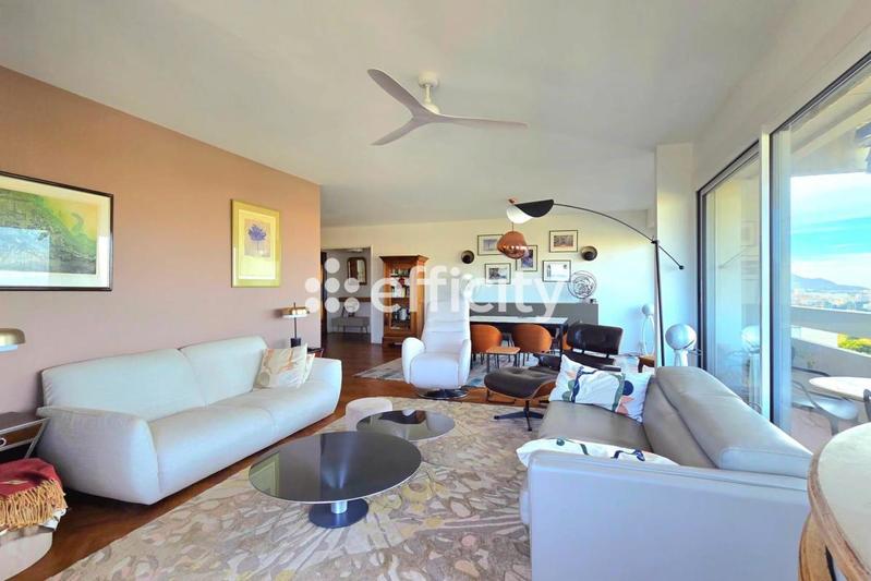 Appartement bourgeois - 121 m² - 4 pièces