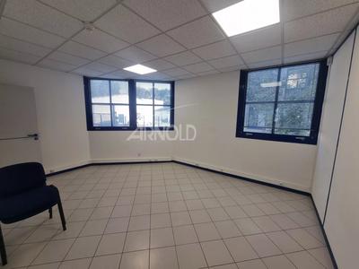 Bureau - 90 m² - 4 pièces