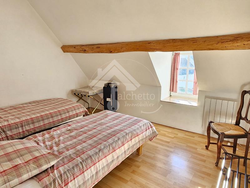 Propriété - 230 m² - 12 pièces