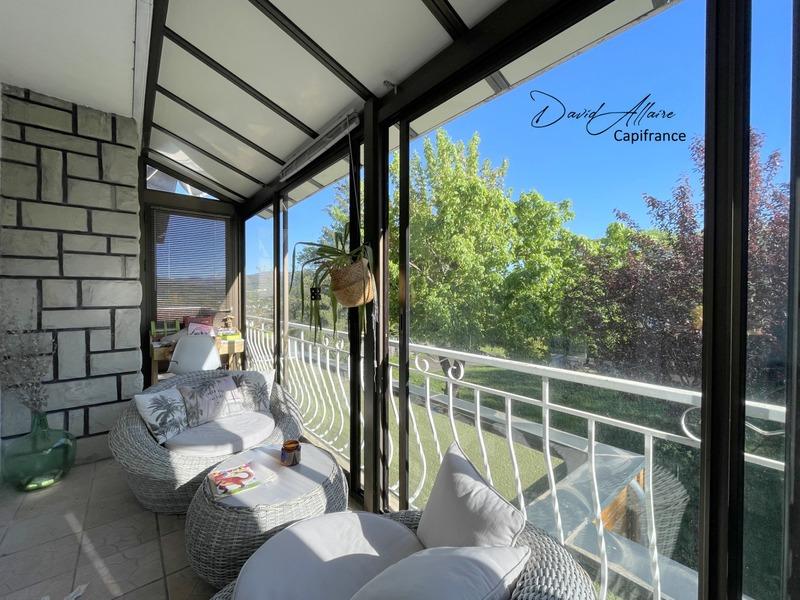 Appartement - 96 m² - 3 pièces