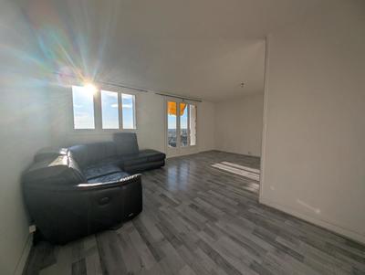 Appartement - 85 m² - 5 pièces