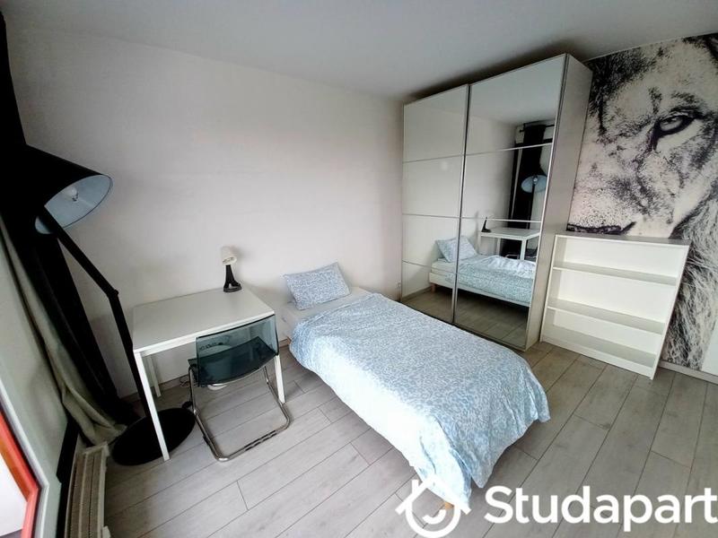 Chambre - 11 m² - 1 pièce