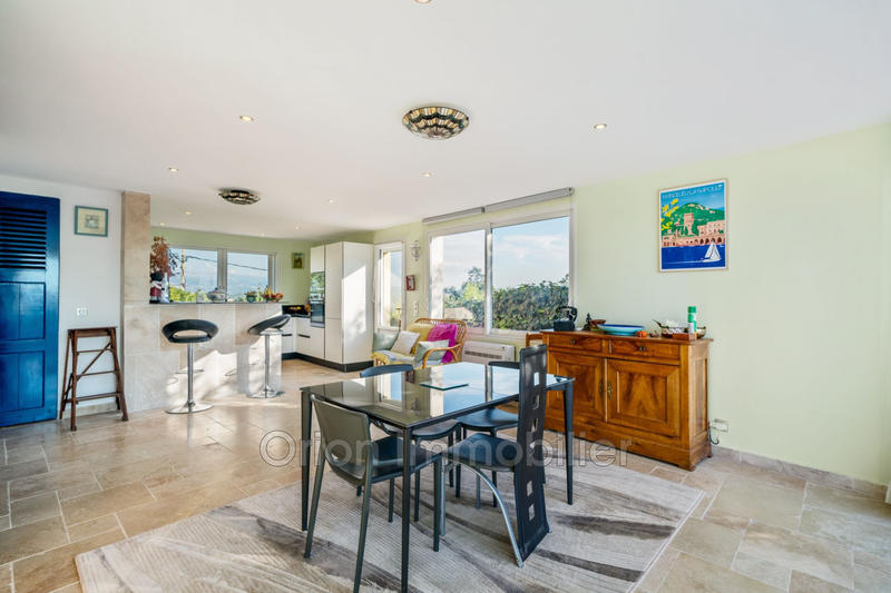 Maison - 201 m² - 9 pièces