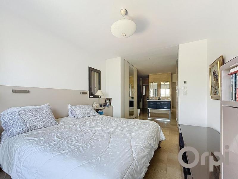 Maison - 225 m² - 7 pièces