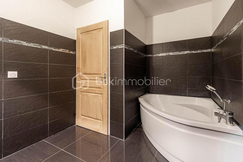 Appartement - 79 m² - 4 pièces