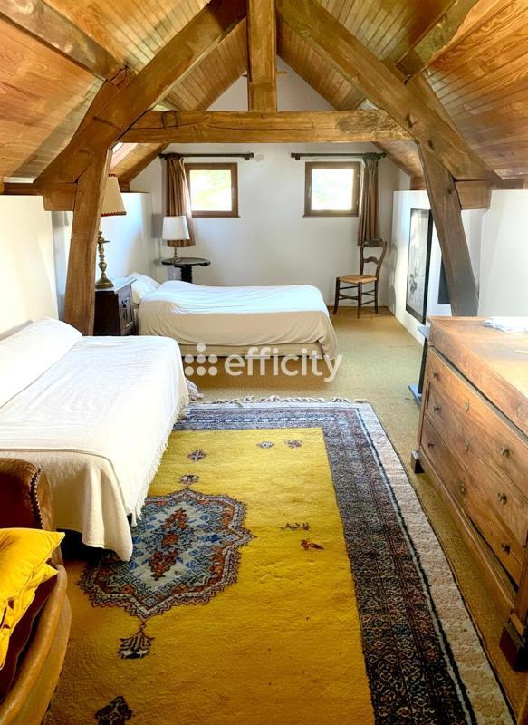 Demeure - 230 m² - 9 pièces