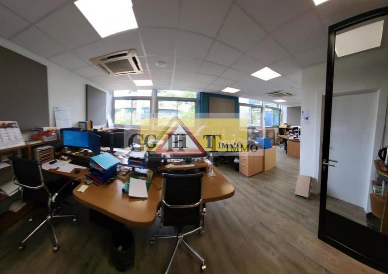 Bureau - 620 m²