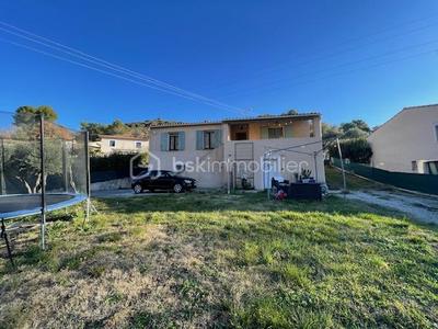 Villa - 200 m² - 10 pièces