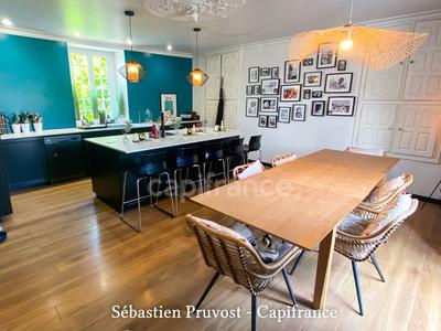 Maison de maîtres - 300 m² - 9 pièces