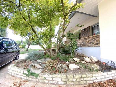 Propriété - 330 m² - 9 pièces