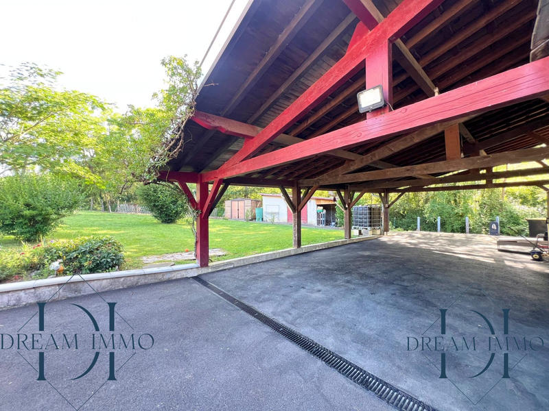 Maison - 207 m² - 7 pièces