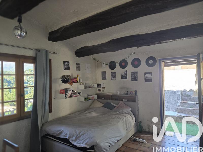 Maison - 232 m² - 7 pièces