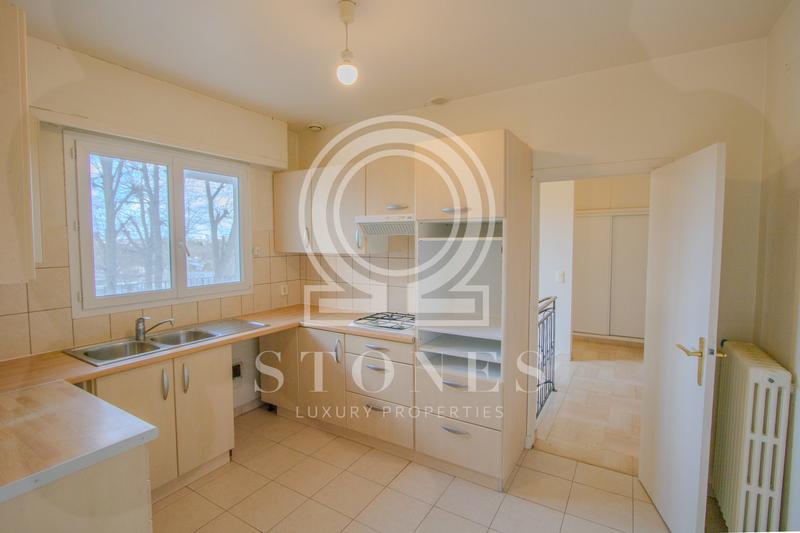 Maison ancienne - 190 m² - 8 pièces