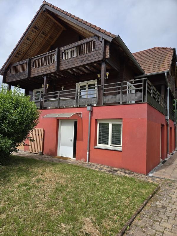 Maison - 240 m² - 9 pièces