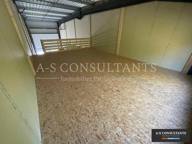 Entrepôt - 147 m²