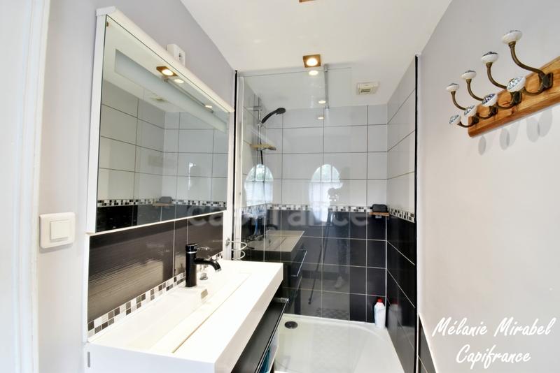 Maison - 137 m² - 6 pièces