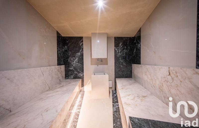 Maison - 560 m² - 7 pièces