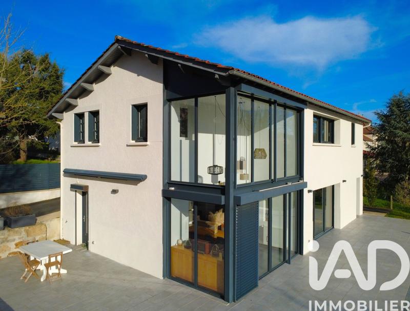 Maison de ville - 220 m² - 8 pièces