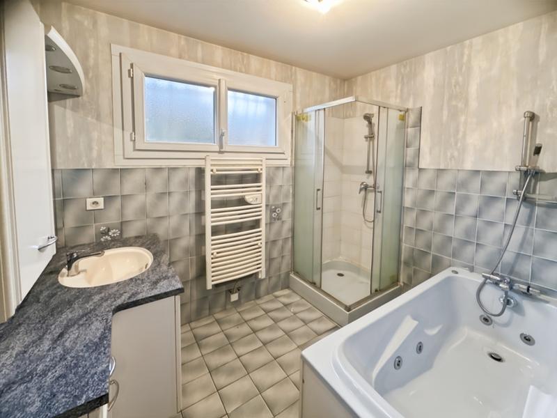 Maison - 175 m² - 7 pièces