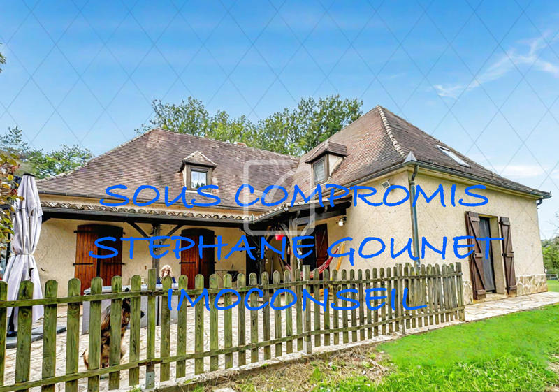 Maison - 239 m² - 9 pièces