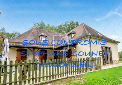 Maison - 239 m² - 9 pièces