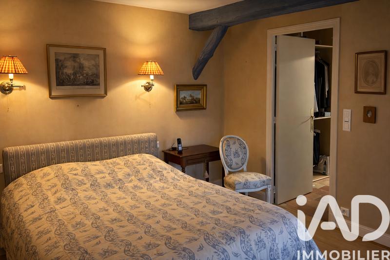 Maison - 236 m² - 7 pièces