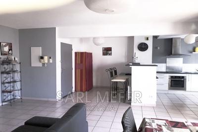 Appartement - 72 m² - 3 pièces