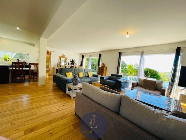 Villa - 166 m² - 5 pièces