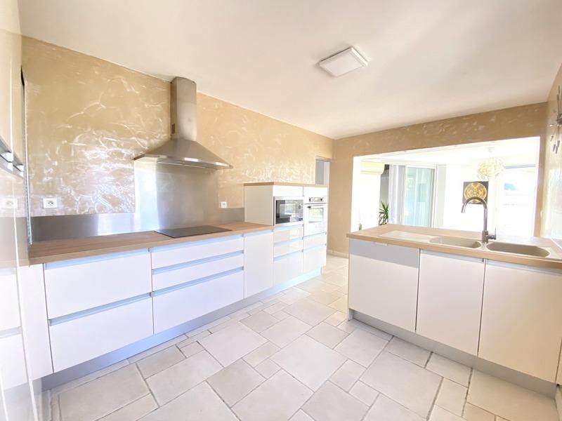 Villa - 335 m² - 8 pièces