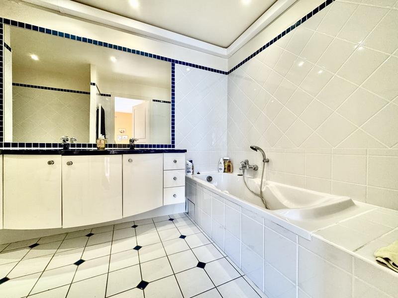 Appartement - 107 m² - 4 pièces