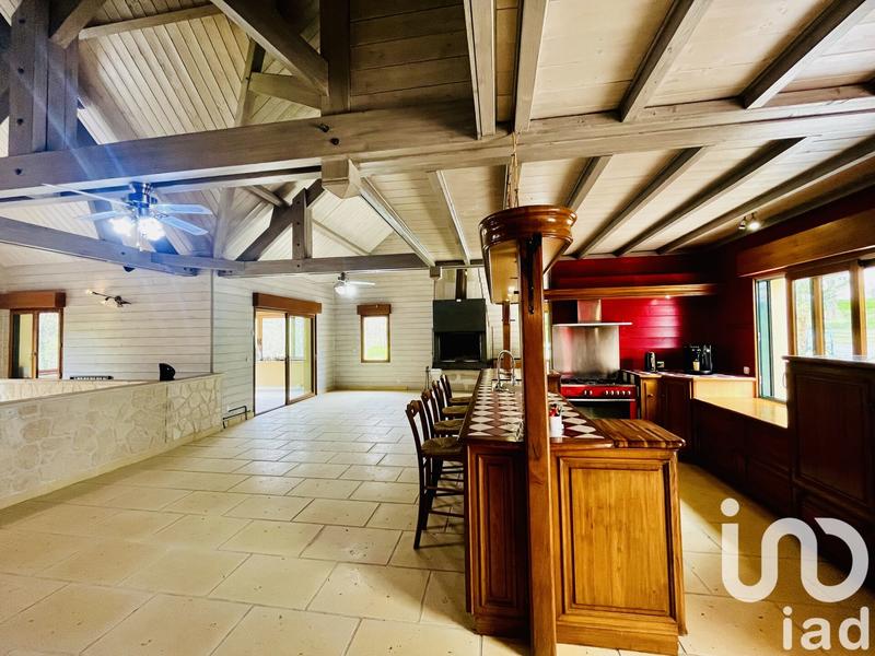 Maison - 337 m² - 12 pièces