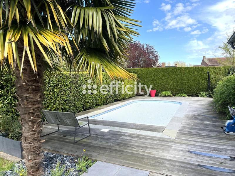 Maison - 234 m² - 8 pièces