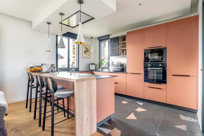 Maison - 206 m² - 6 pièces