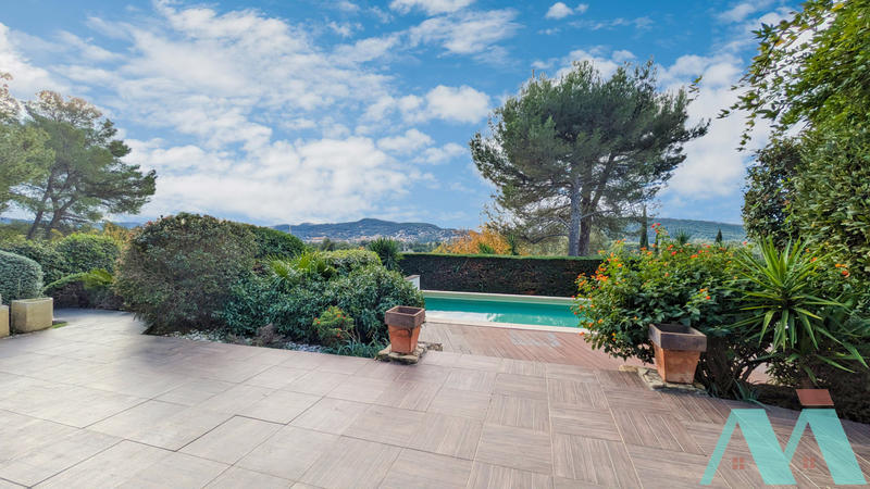 Maison - 104 m² - 4 pièces