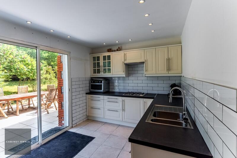 Maison - 330 m² - 11 pièces