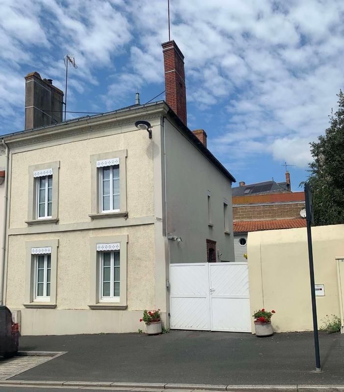 Maison - 180 m² - 6 pièces