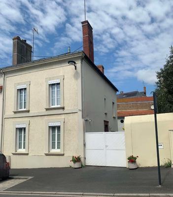 Maison - 180 m² - 6 pièces