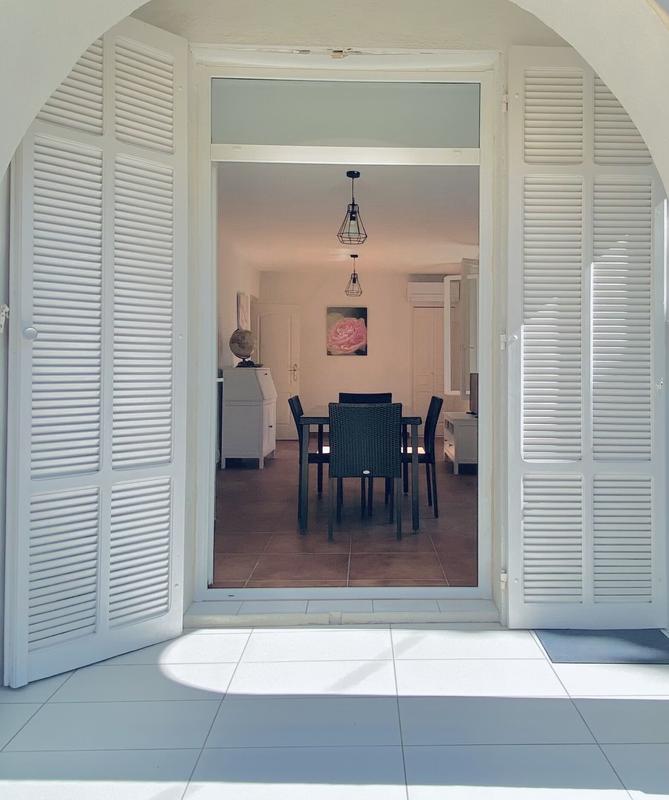 Maison - 260 m² - 11 pièces