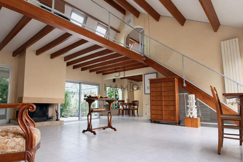 Maison - 170 m² - 7 pièces