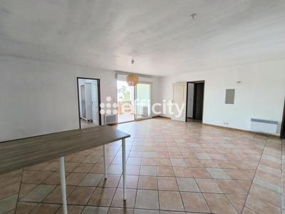 Appartement - 75 m² - 3 pièces