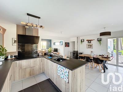 Maison - 95 m² - 5 pièces