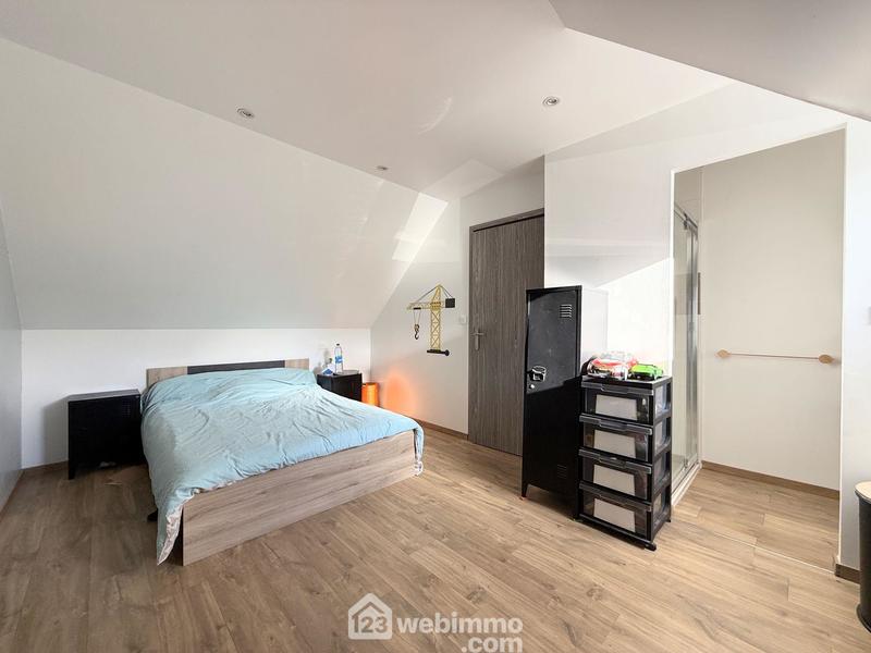 Maison - 90 m² - 5 pièces