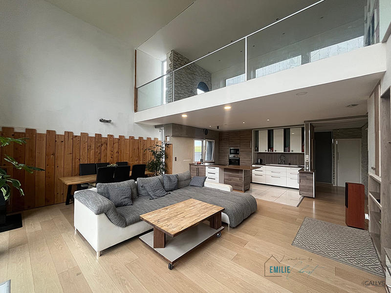 Maison - 195 m² - 7 pièces