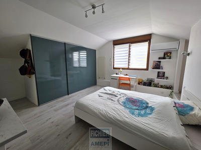 Maison - 210 m² - 8 pièces