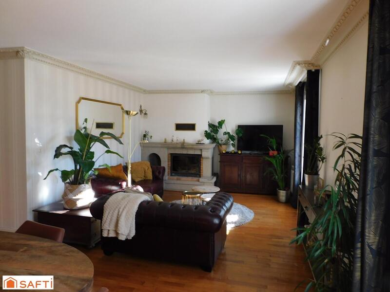 Maison - 210 m² - 8 pièces