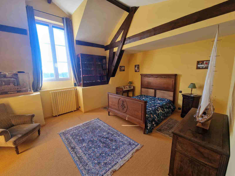 Maison - 331 m² - 10 pièces