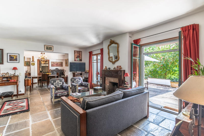 Maison - 209 m² - 6 pièces