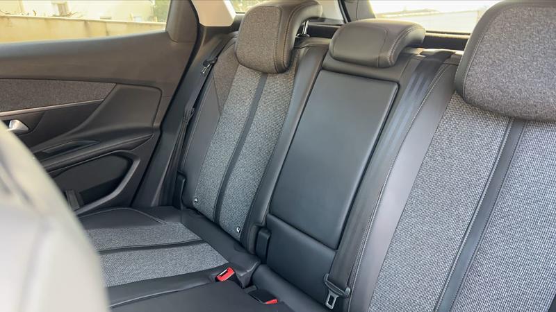 Peugeot 3008 II 1.5 BlueHDi 130 Allure